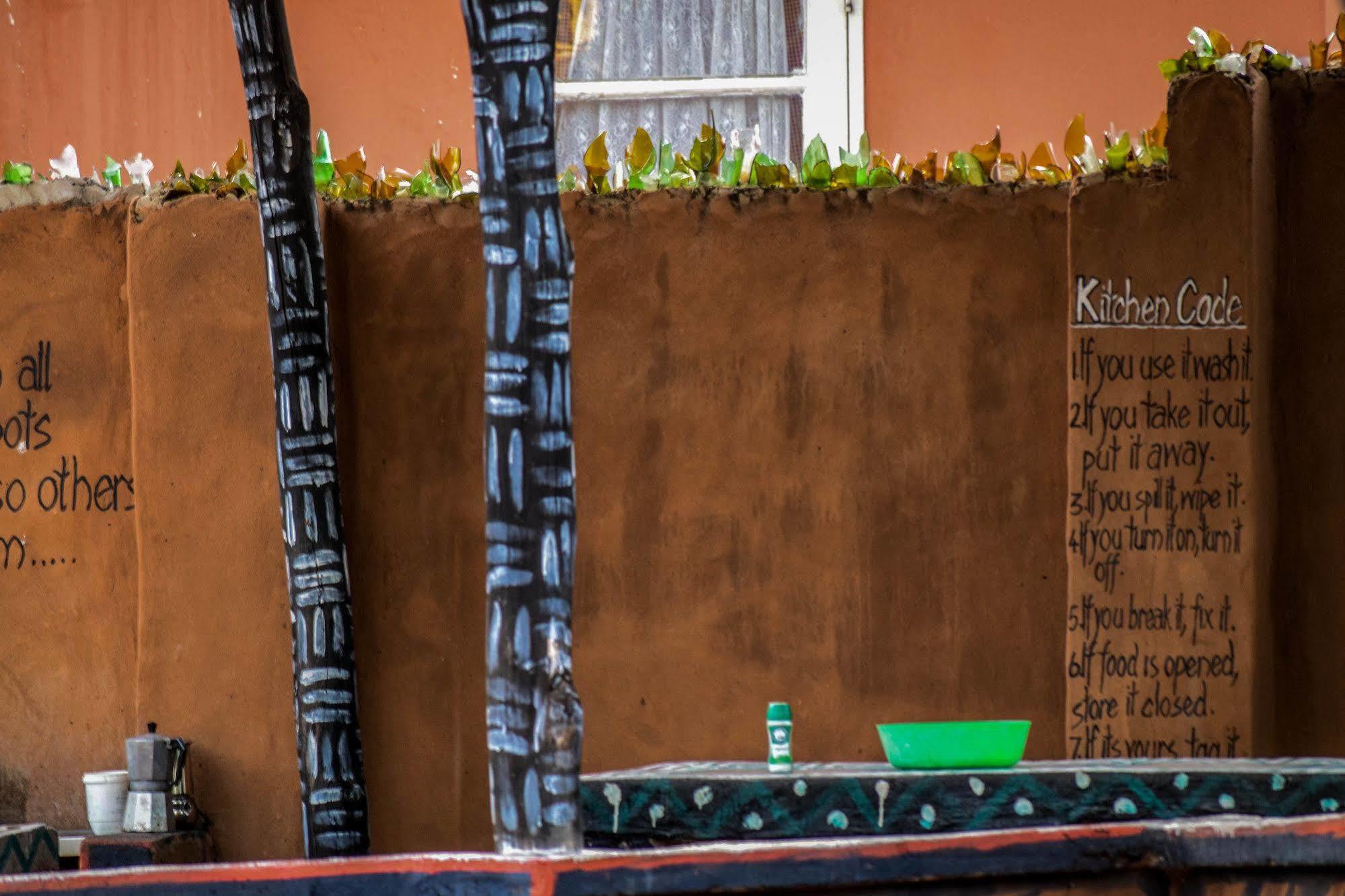 Hotel Zinga Backpackers à Livingstone Extérieur photo